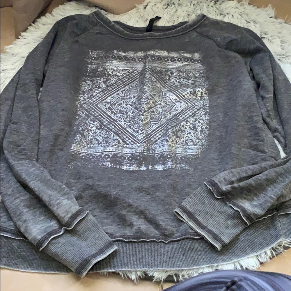 Gaiam workout sweater size large